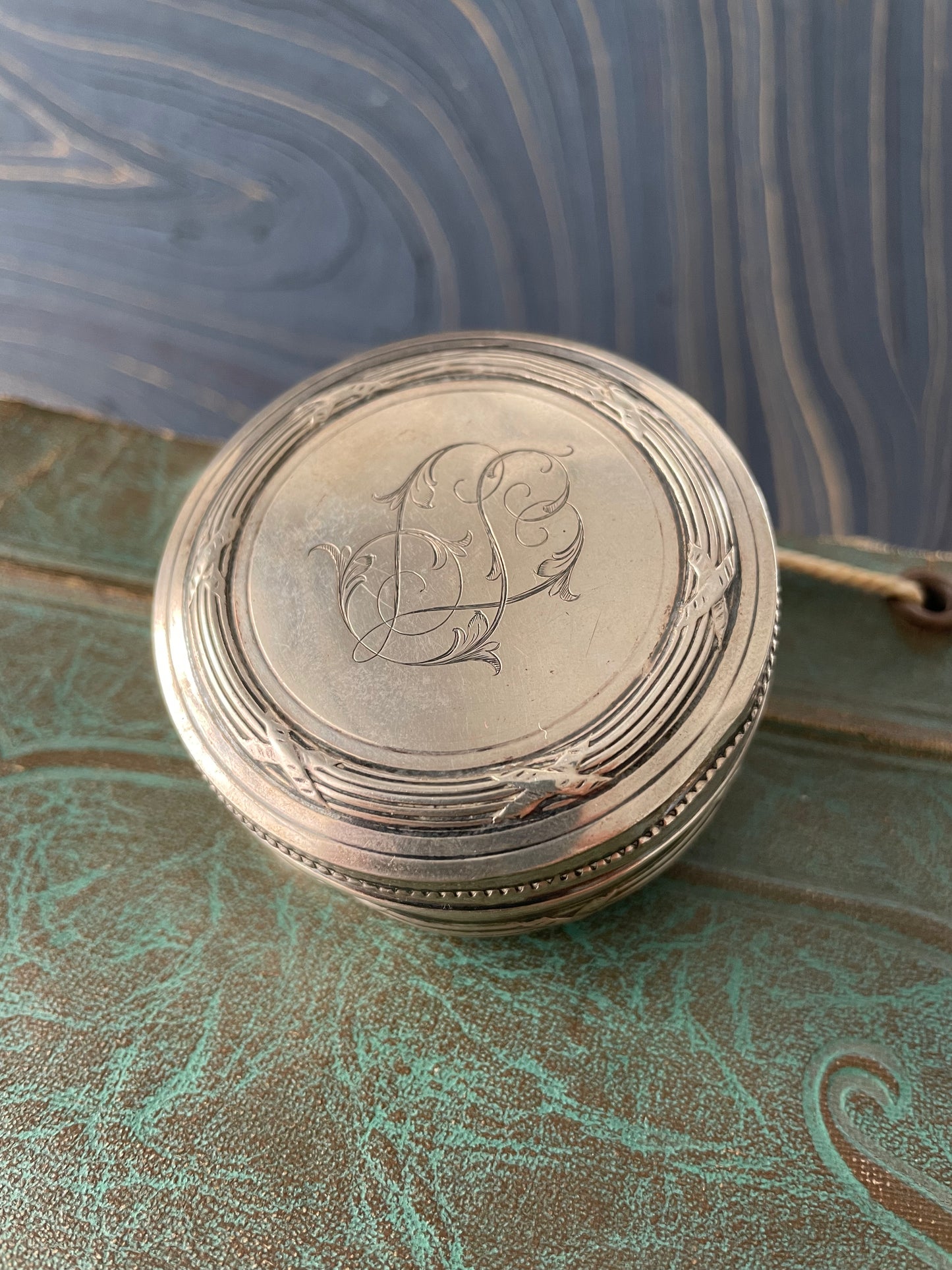 Morgan Framed Pendant - Silver