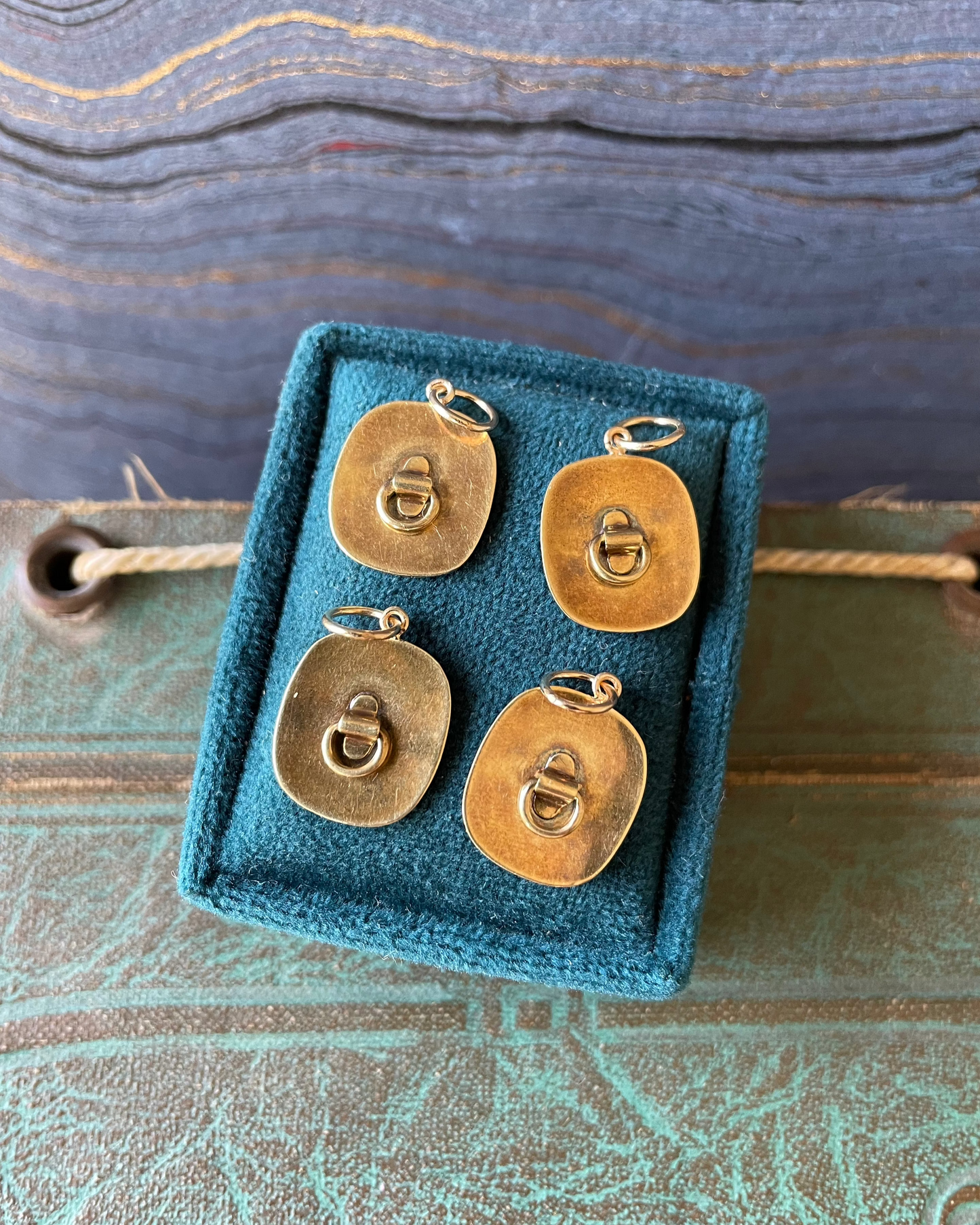 Ikat Stripe Cufflink Charm - 14k