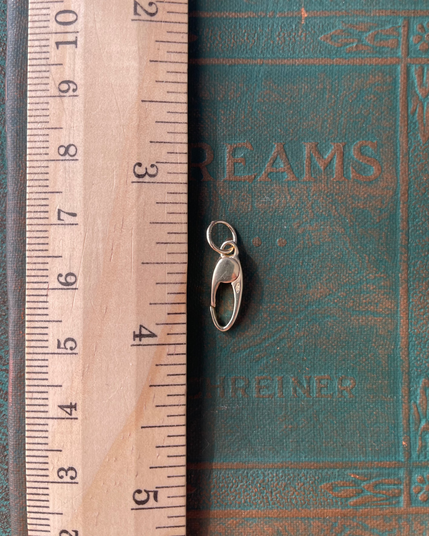 Long Crab Claw Charm - 14k