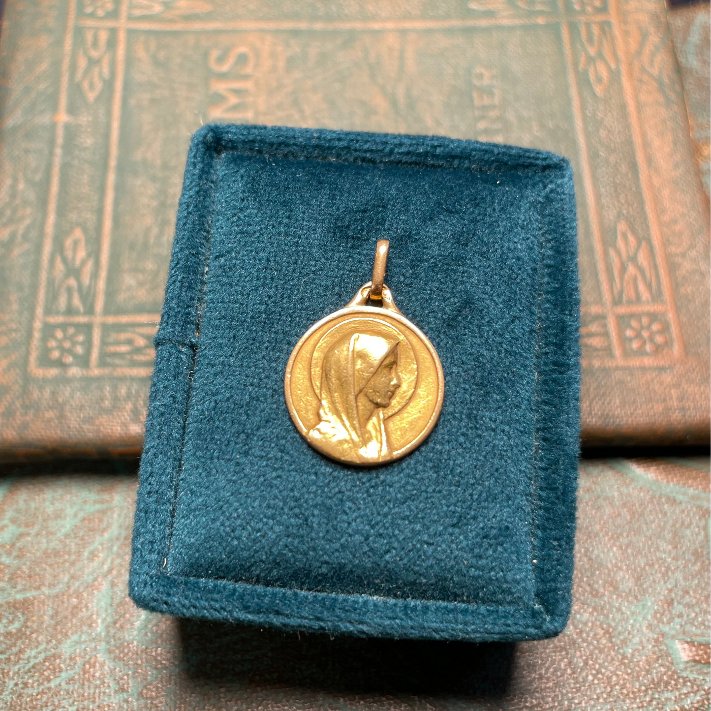 Mini Mary Medal - 18k