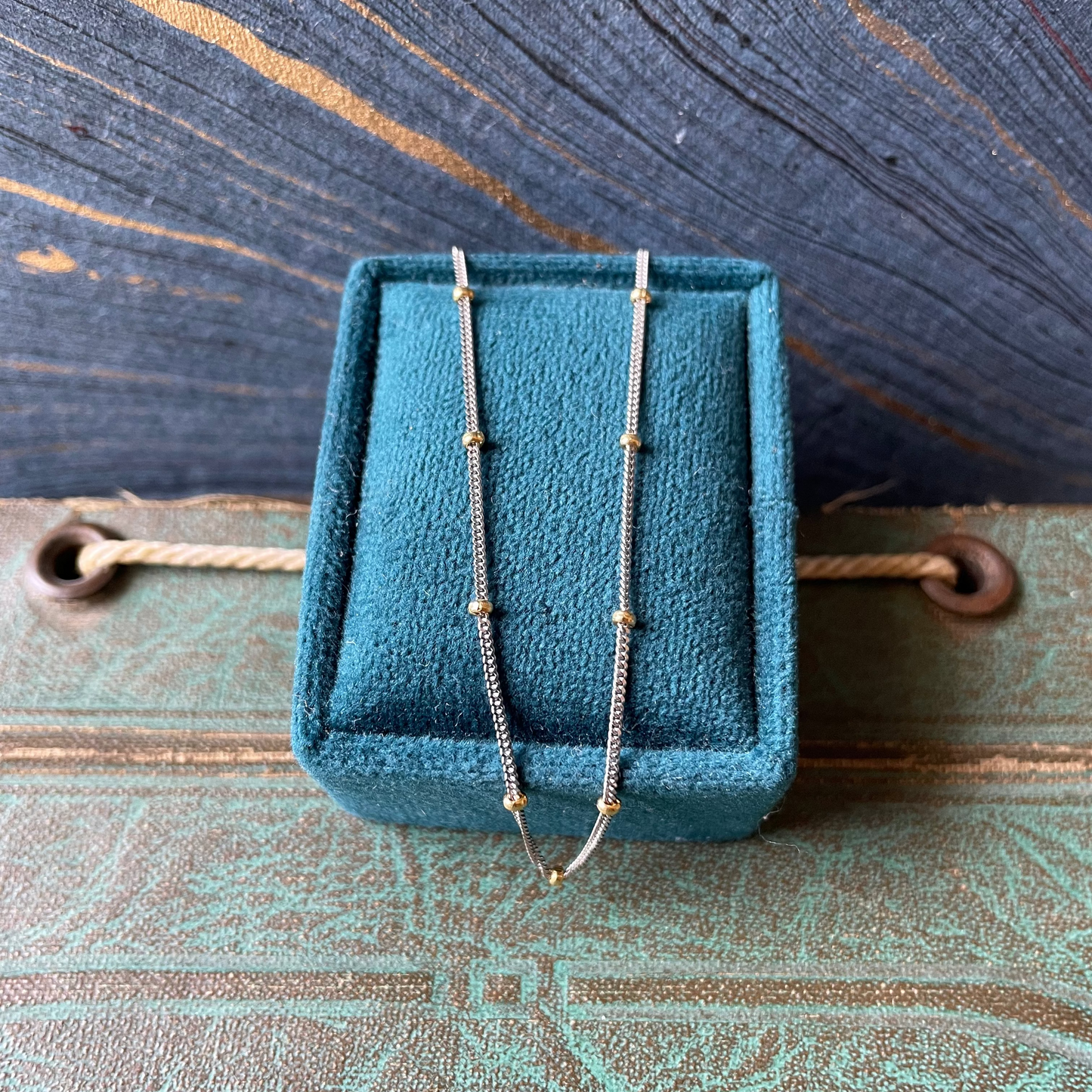 Dotted Two Tone Chain - 14k