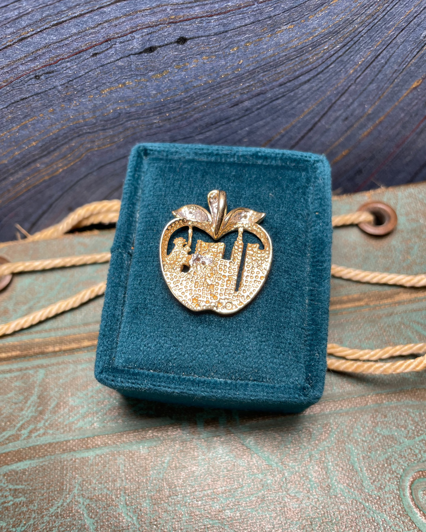 Big Big Apple Charm - 14k