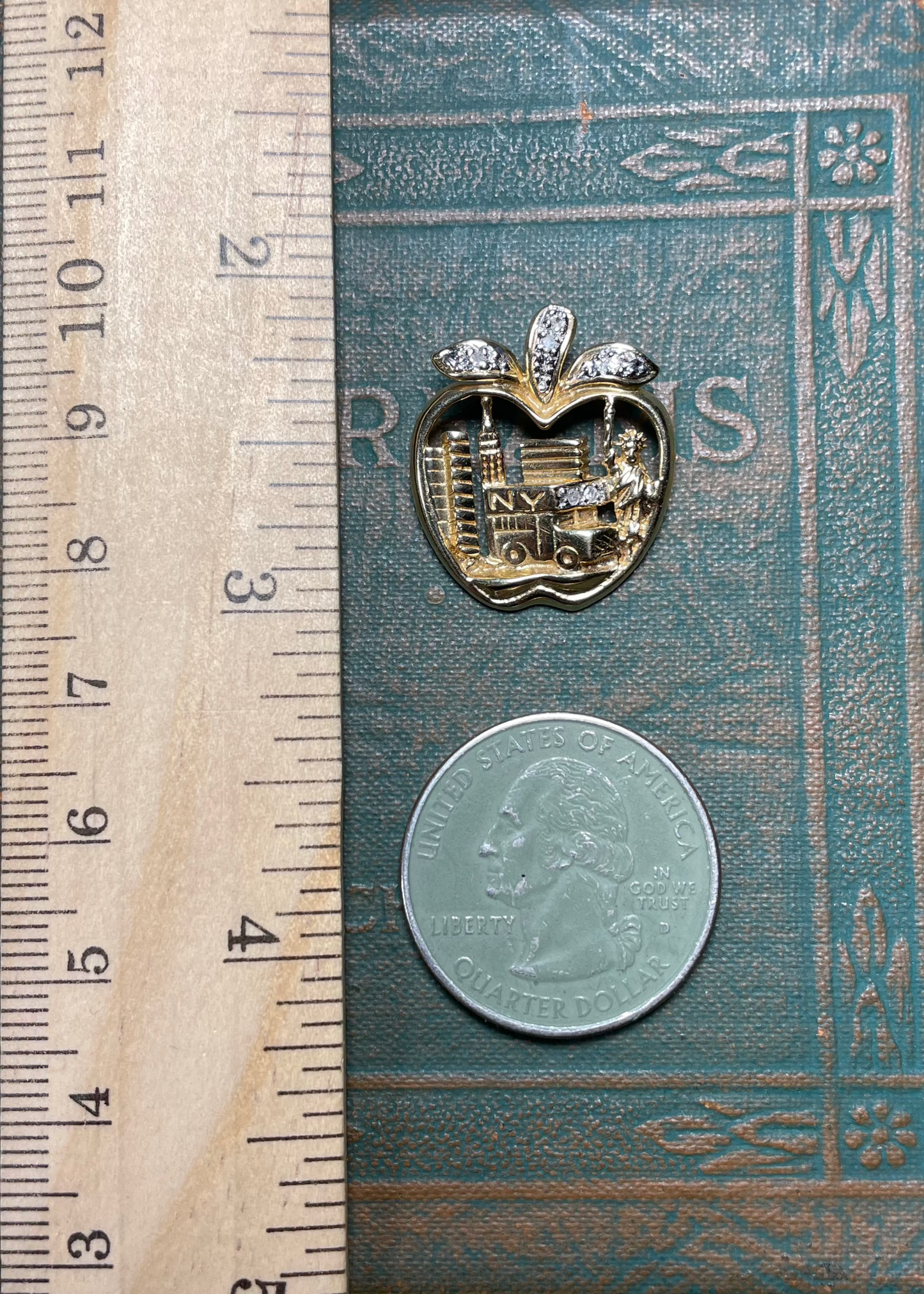 Big Big Apple Charm - 14k