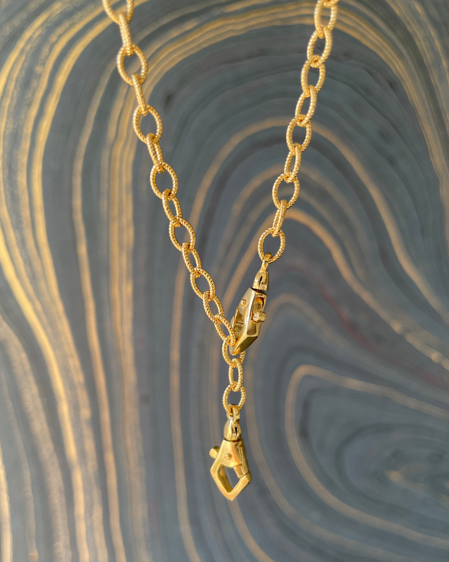 Double Pointer Twist Chain - 14k