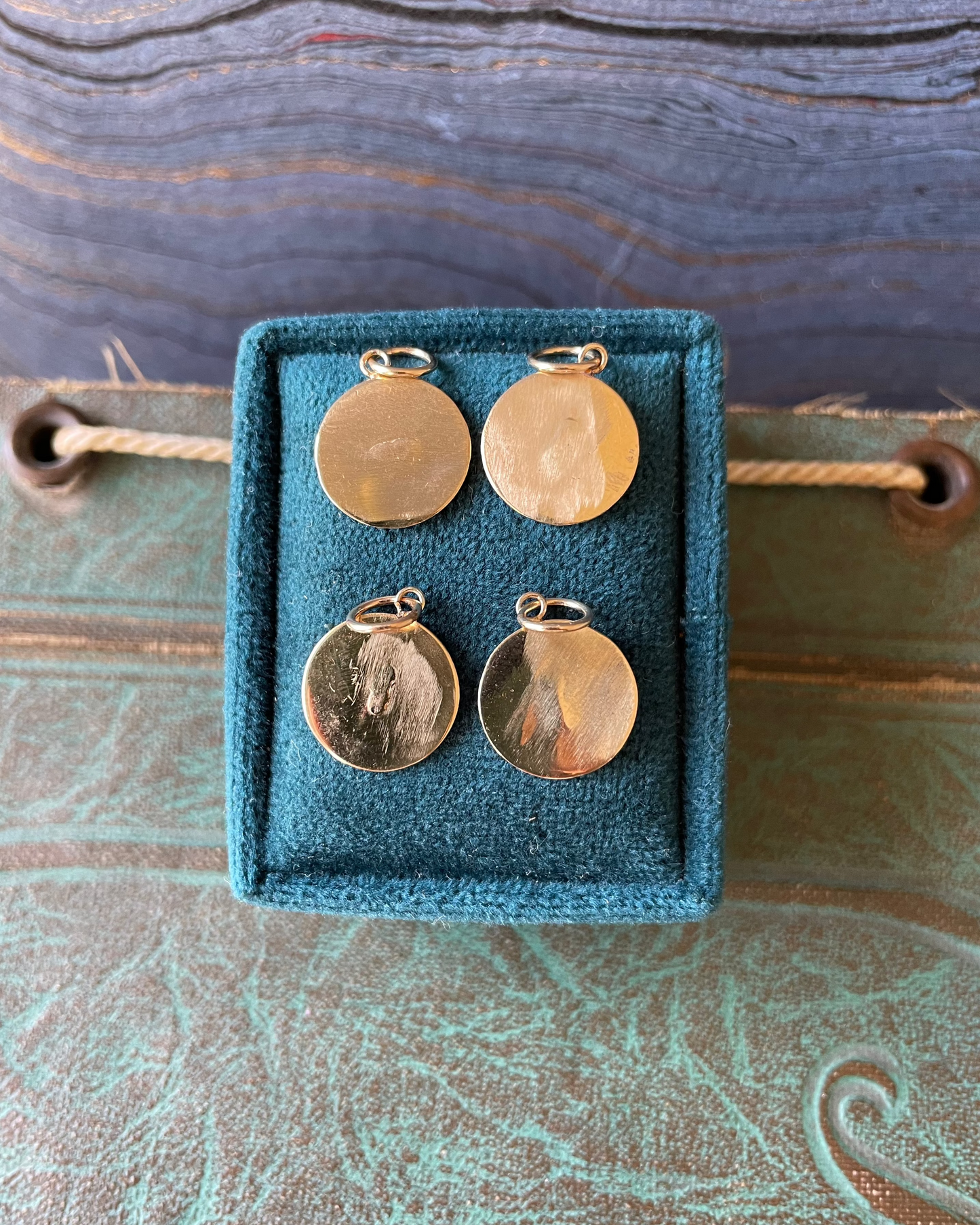 Basketweave Button Charm - 13k