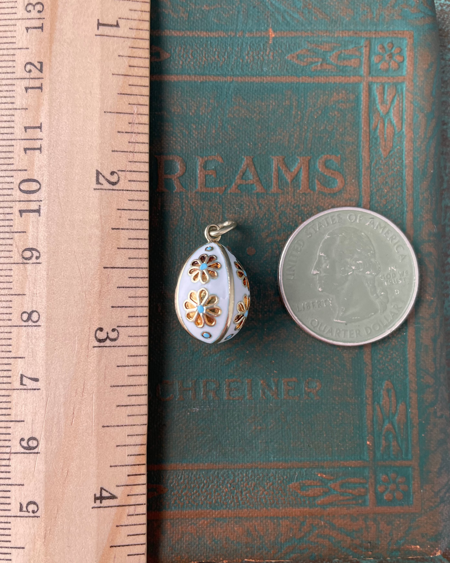 Daisy Enamel Egg Charm - 13k