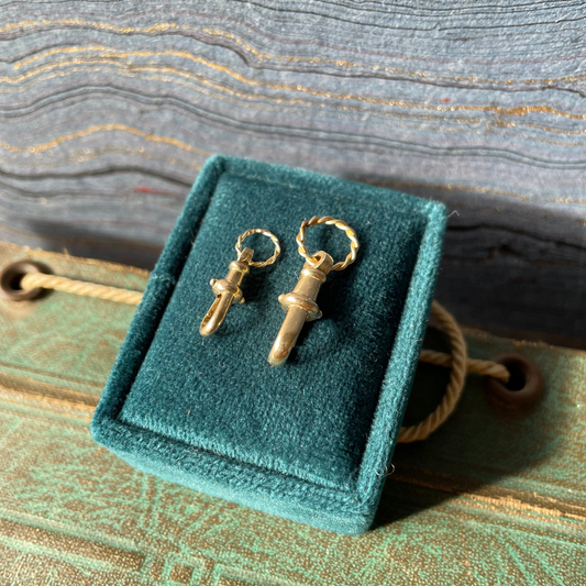 Dog Clip with a Twist Clasp Charm - 14k