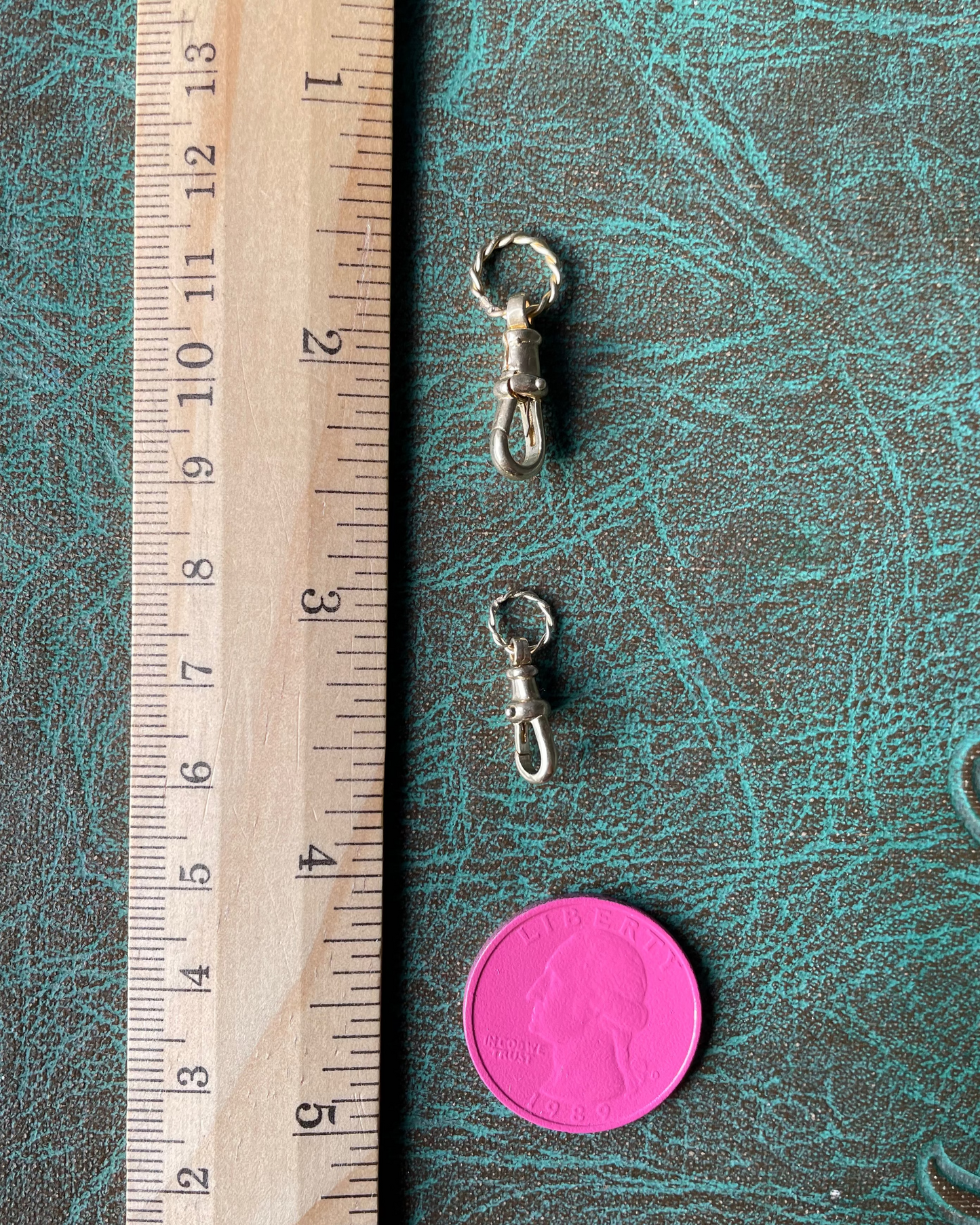 Dog Clip with a Twist Clasp Charm - 14k