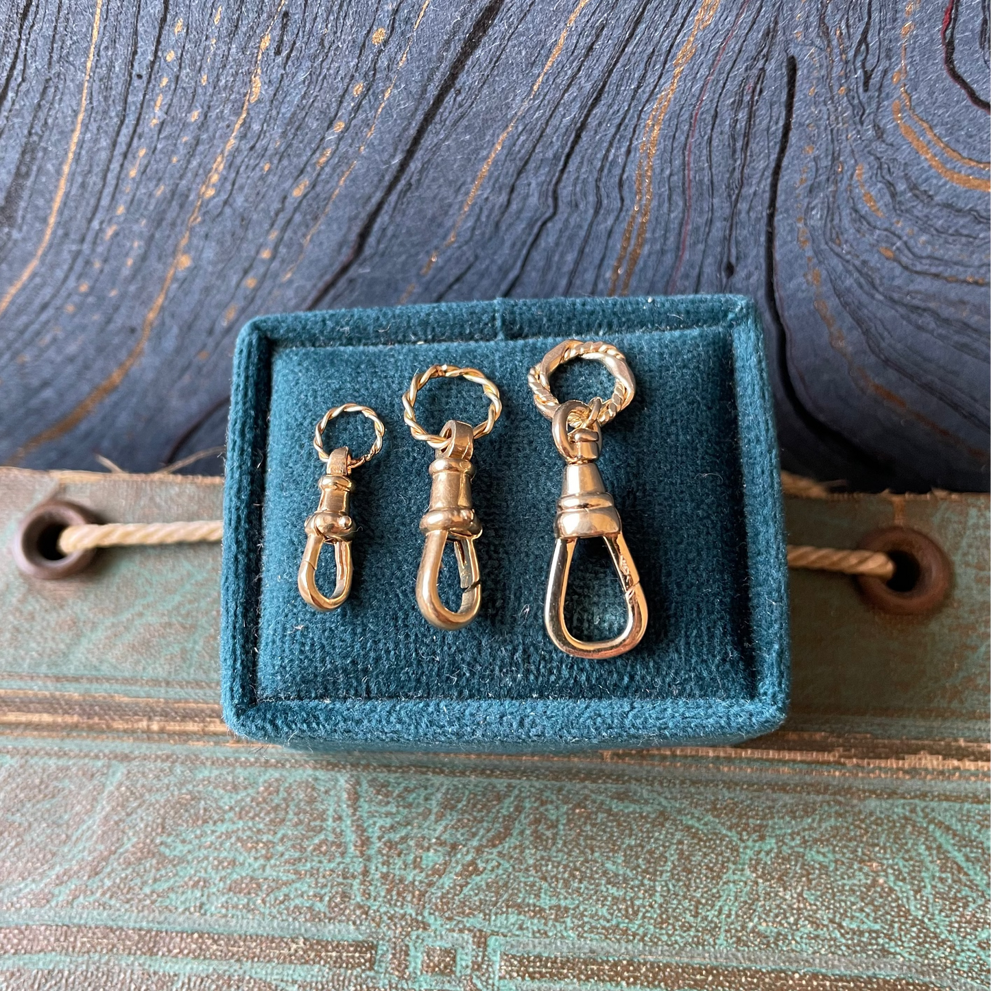 Dog Clip with a Twist Clasp Charm - 14k