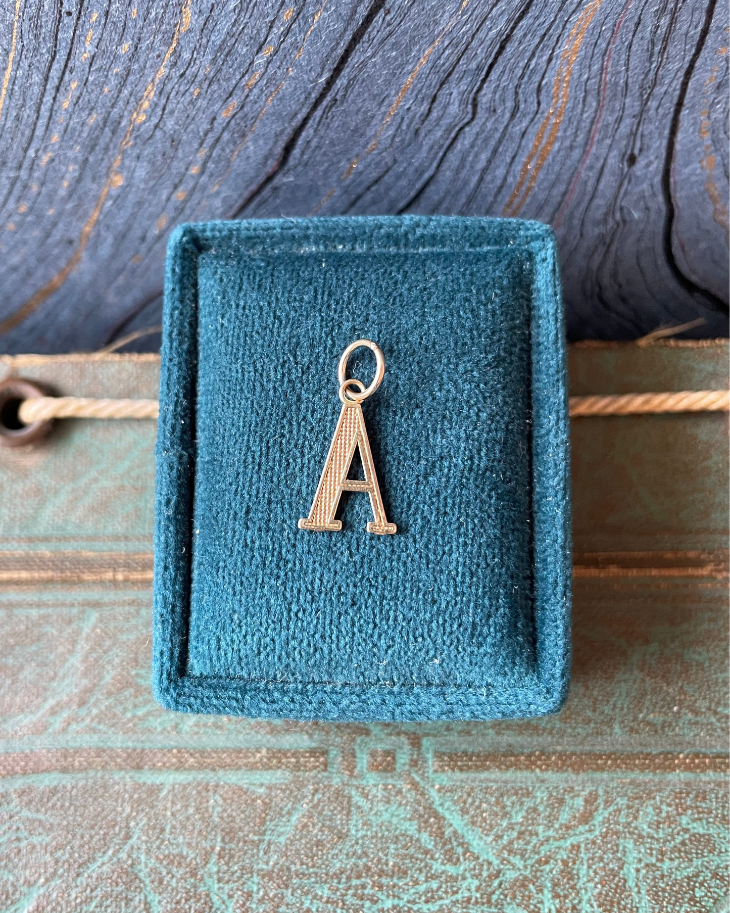 Shout it Out, Girl Charm - 14k