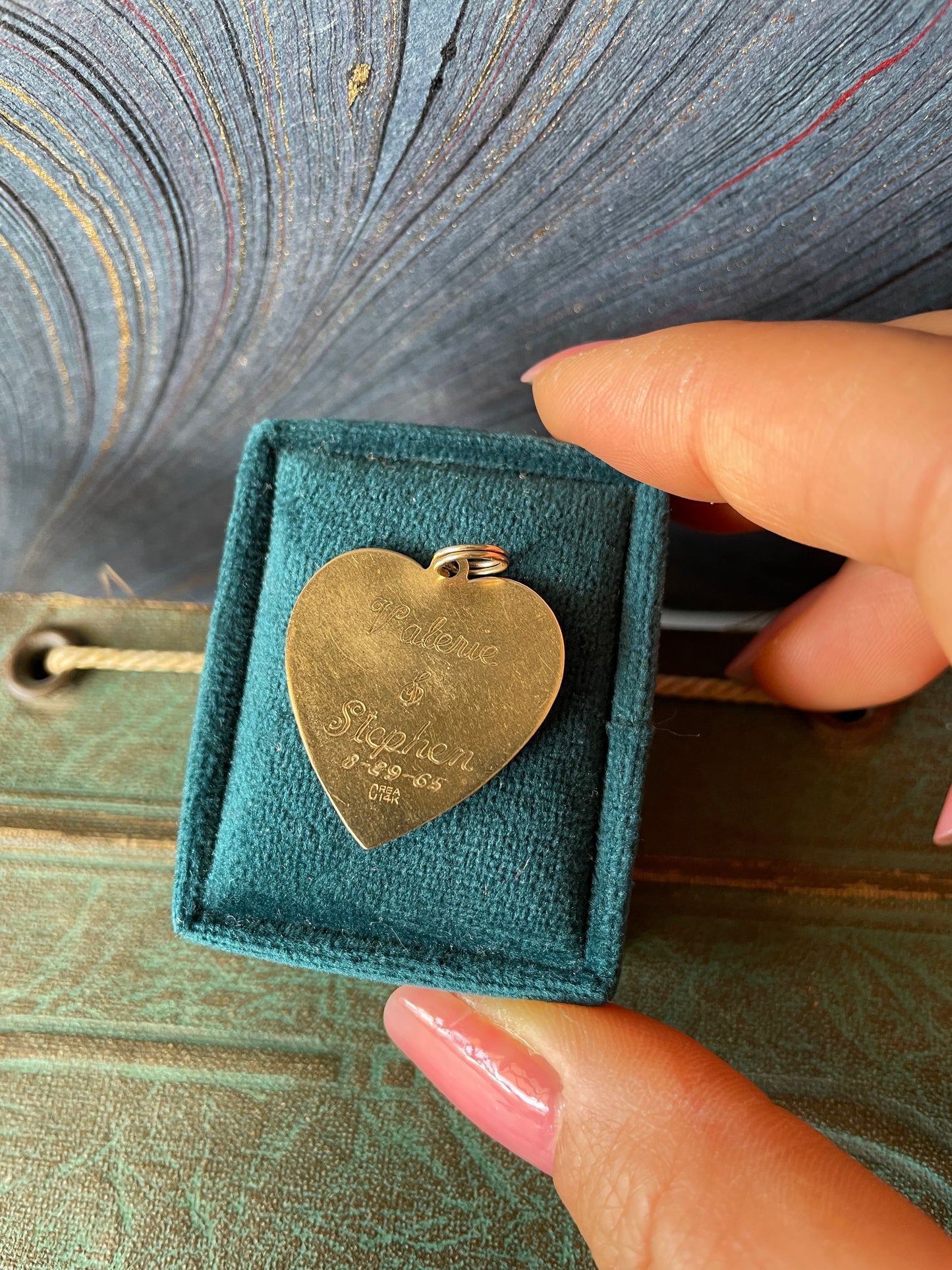 Date to Remember Lovebirds - 14k