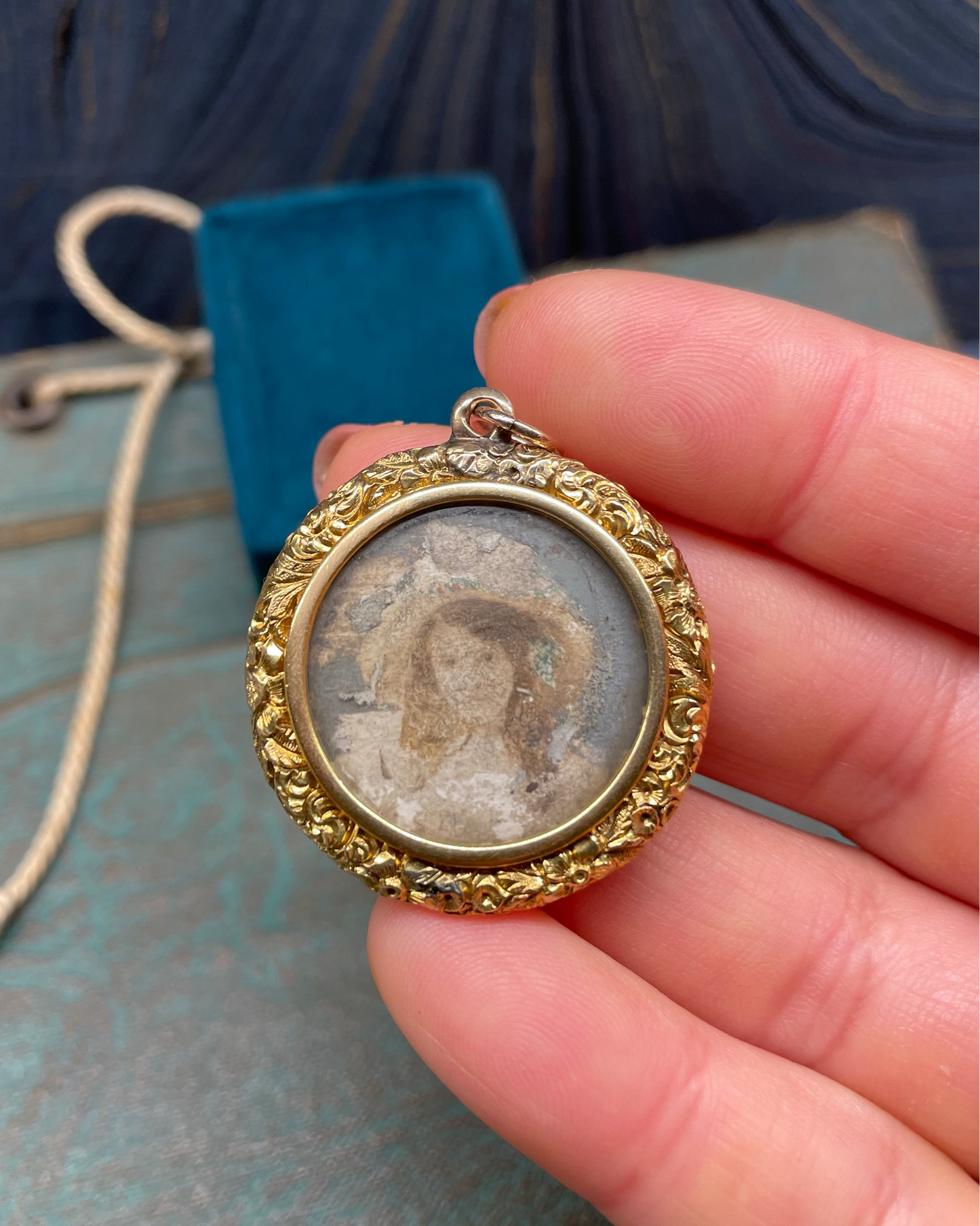 Floral Frame Locket - 15k