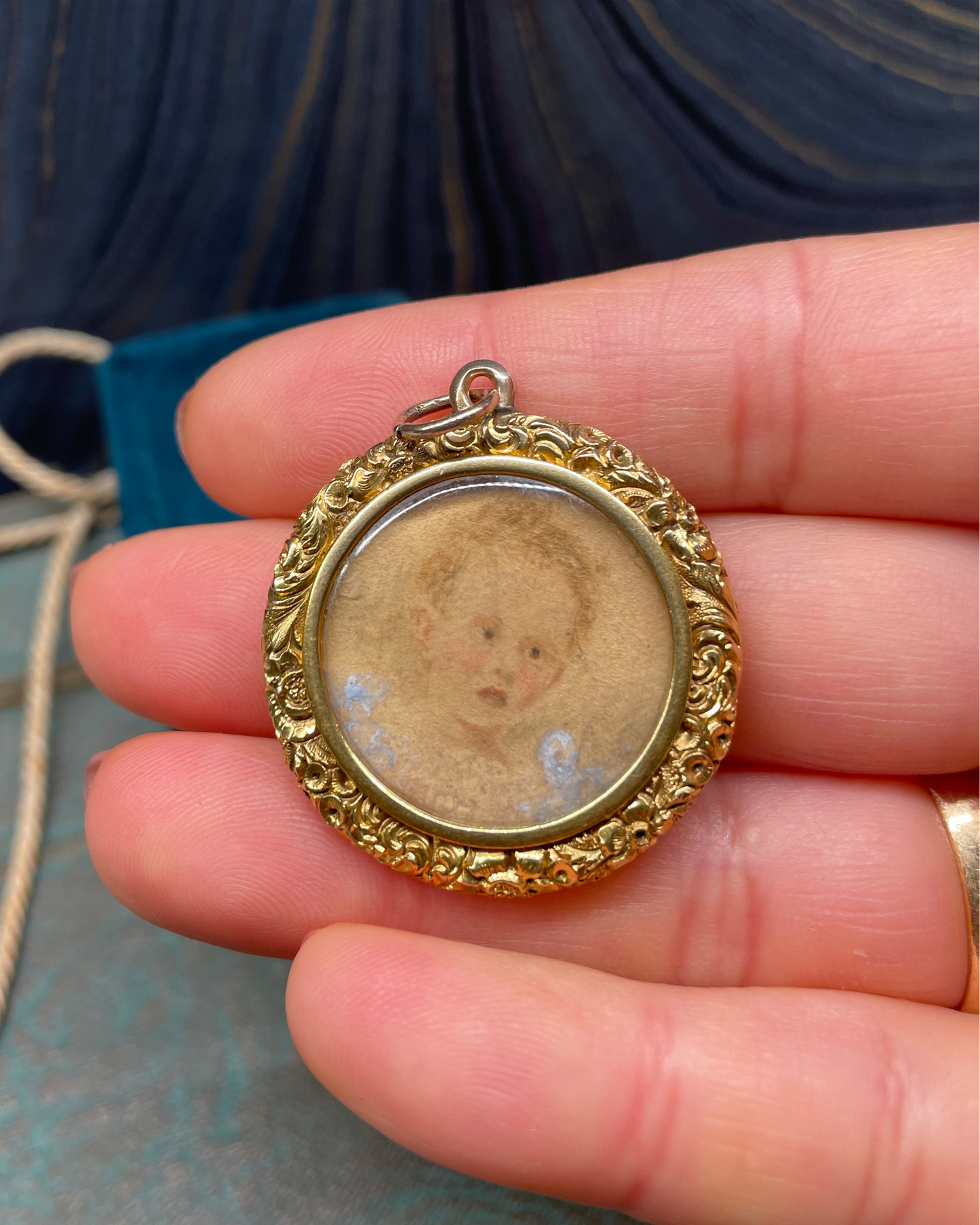 Floral Frame Locket - 15k