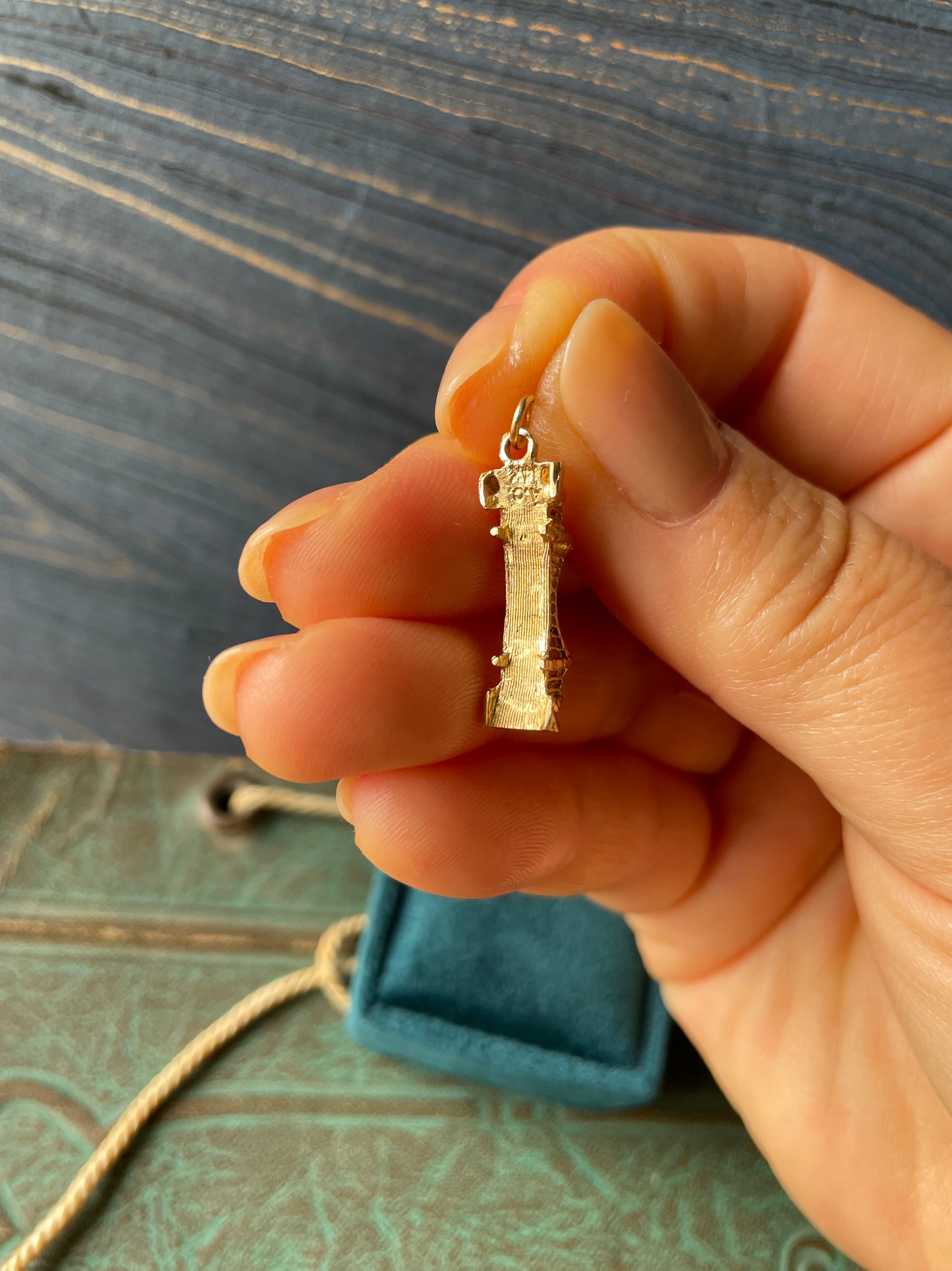 Golden Gate Charm - 13k