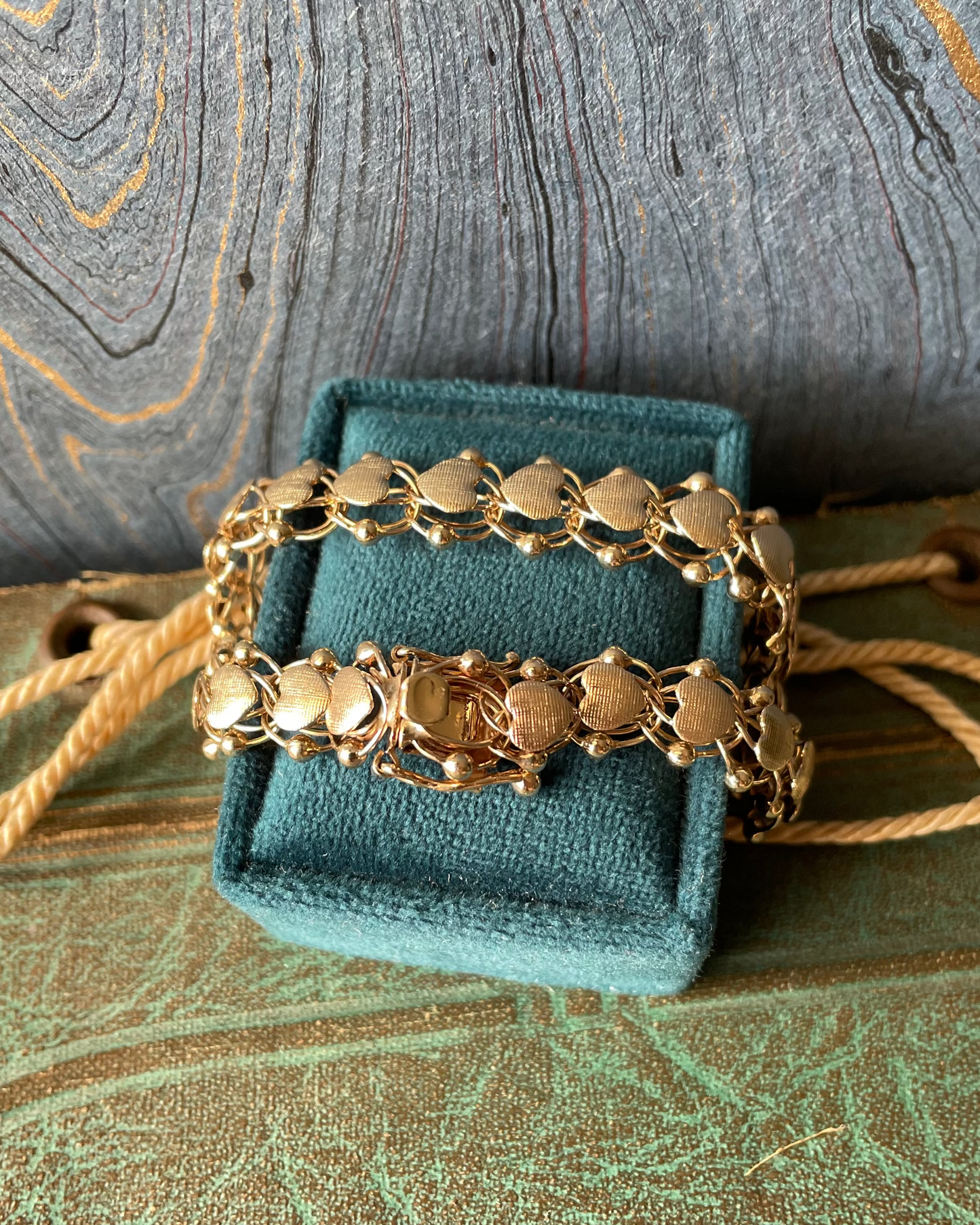 Heart’s Orbit Bracelet - 13k