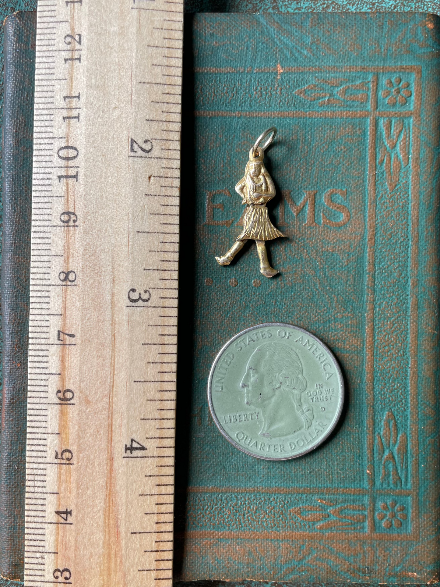 Hula Woman Charm - 12k