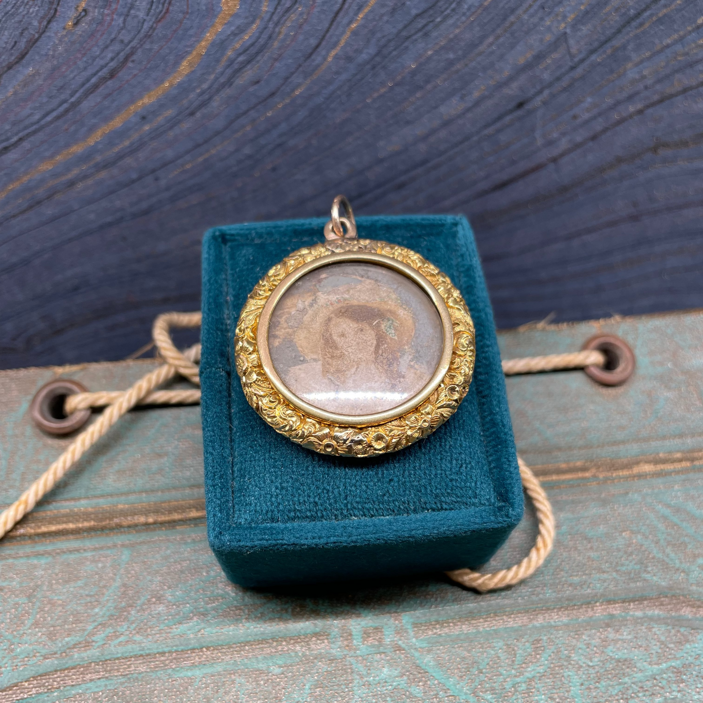 Floral Frame Locket - 15k