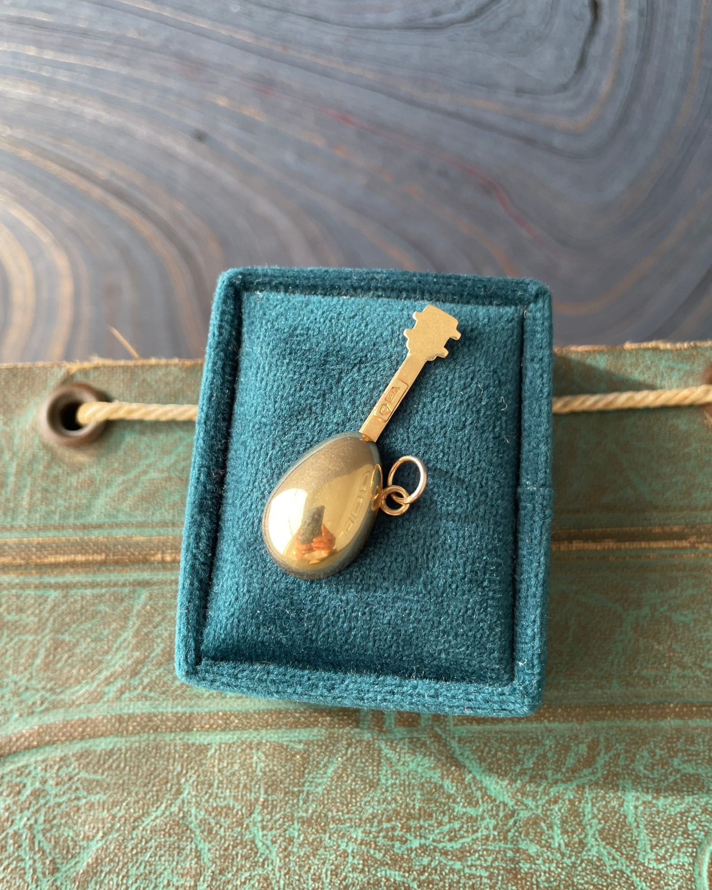 Love Mandolin Lute Charm - 14k