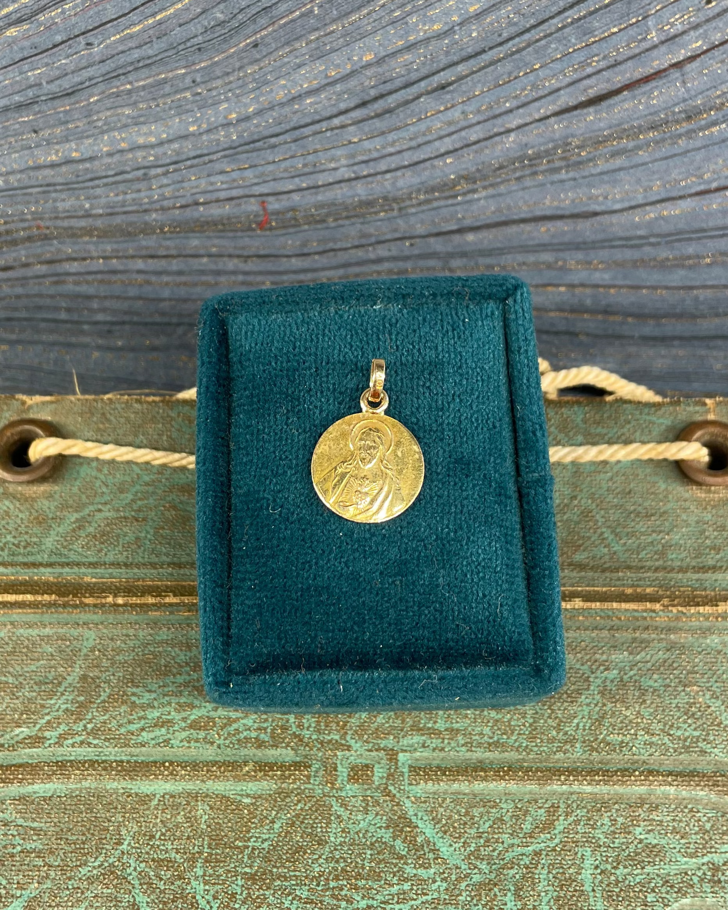 Mater Dolor Sacred Heart Medal - 11k