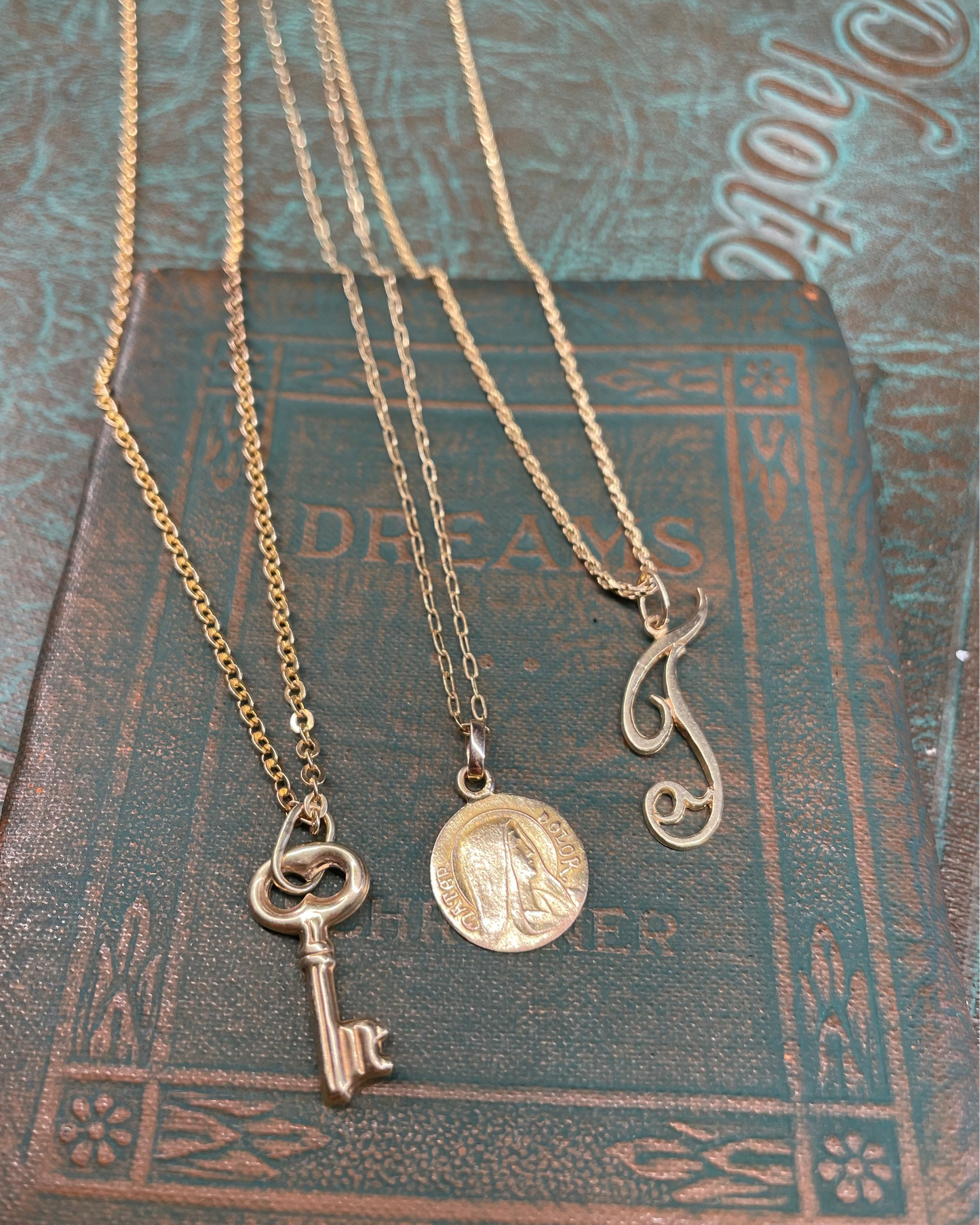 Cursive T Inital Charm - 12k