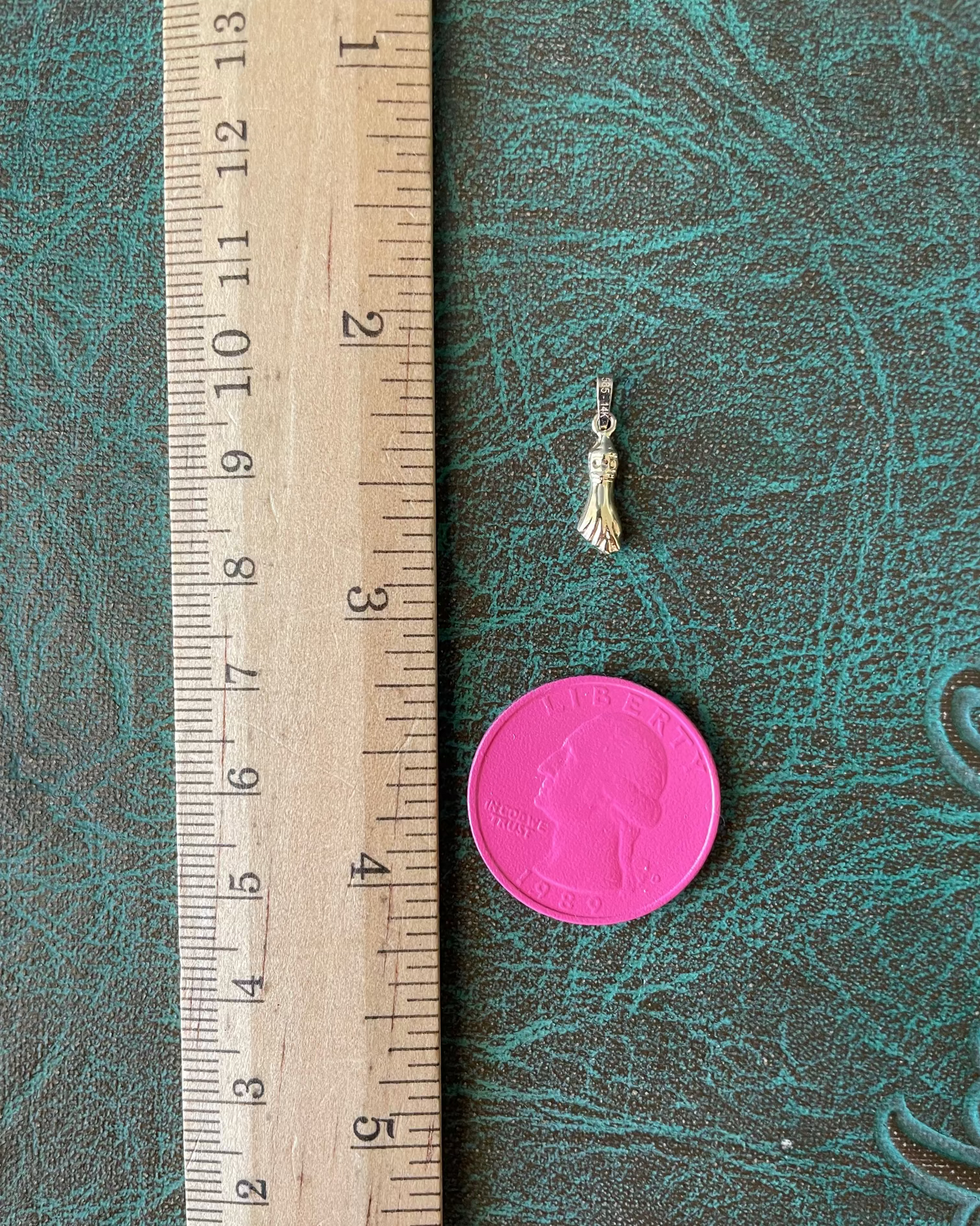 Mini Figa Charm - 14k