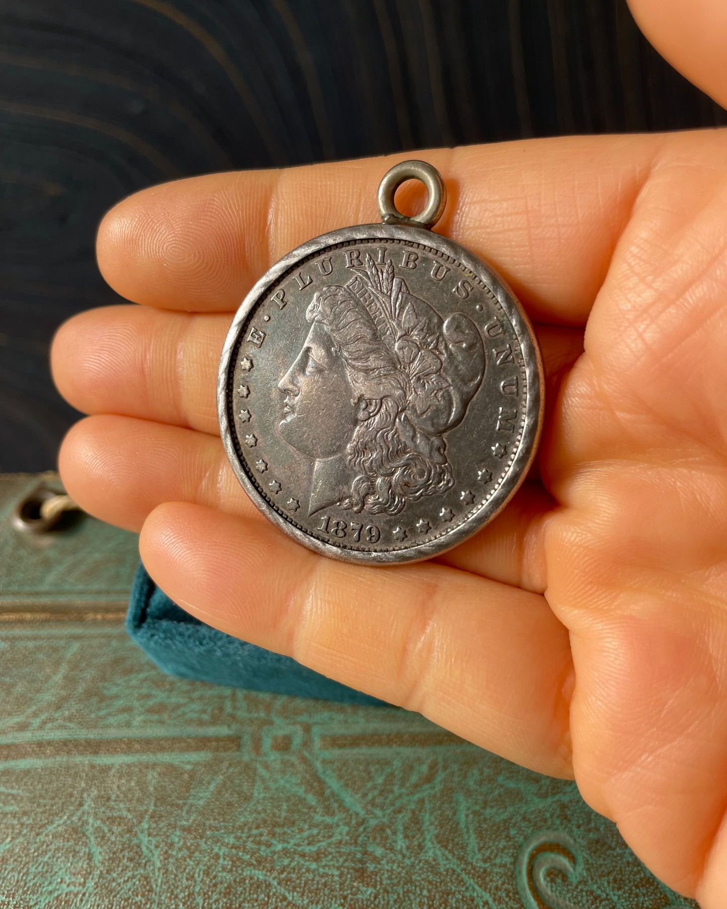 Morgan Framed Pendant - Silver