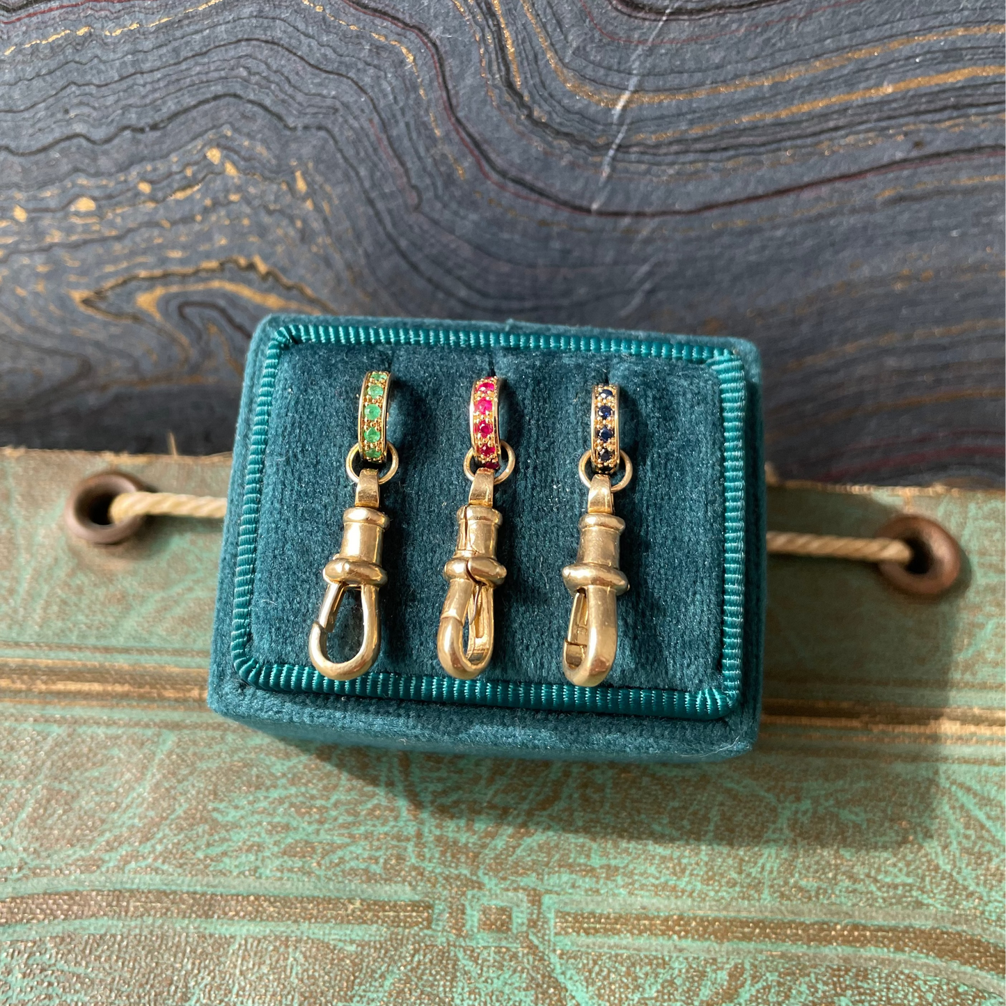 New Stoned Dogs - 14k