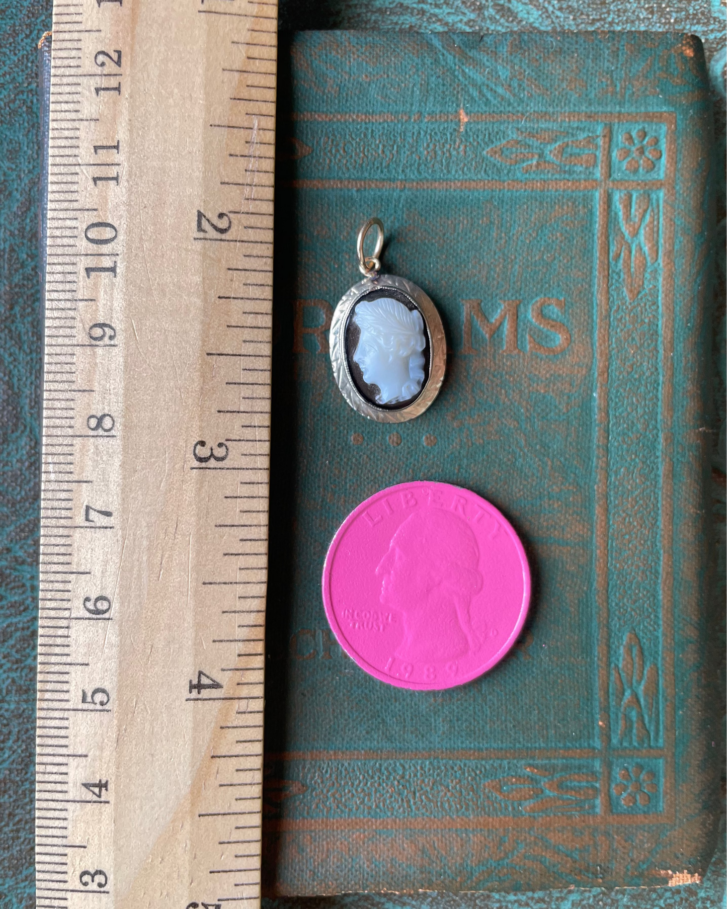 Classical Cameo Charm - 10k