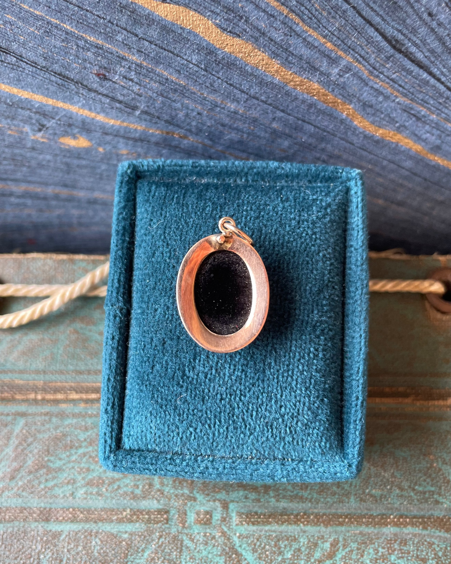 Classical Cameo Charm - 10k