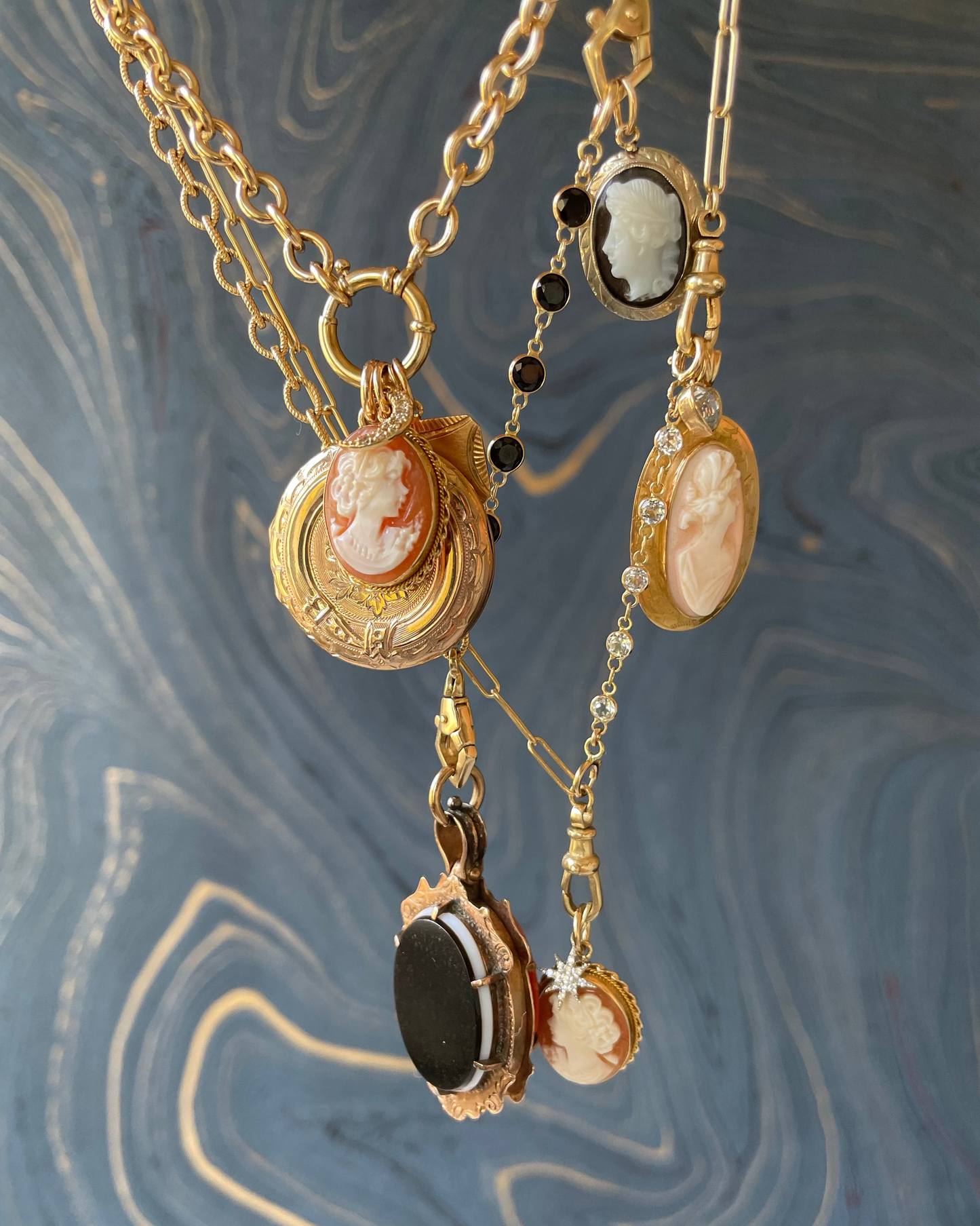 Classical Cameo Charm - 10k