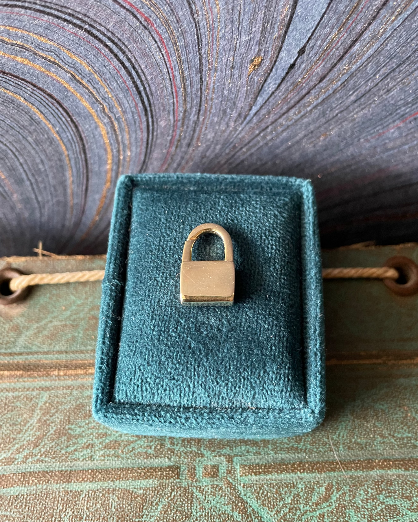 Padlock Connector Charm - 14k