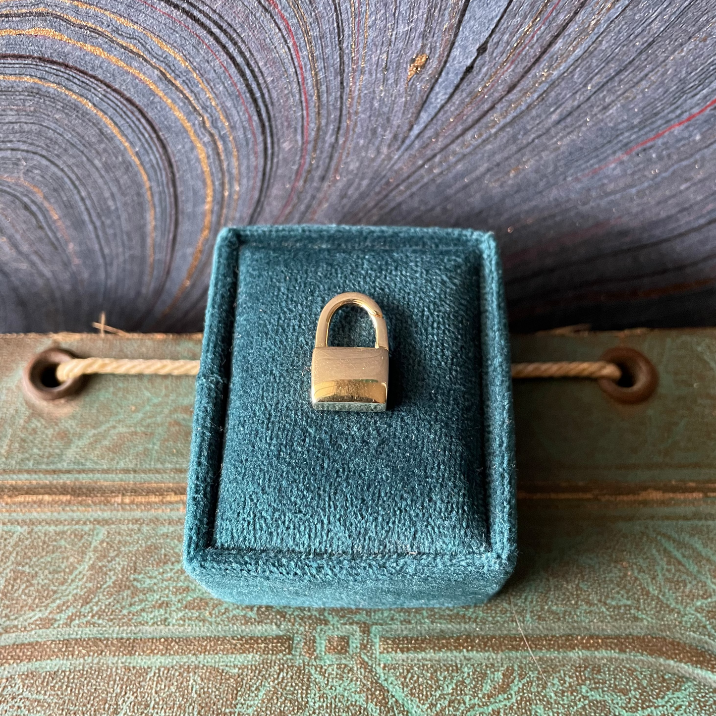 Padlock Connector Charm - 14k