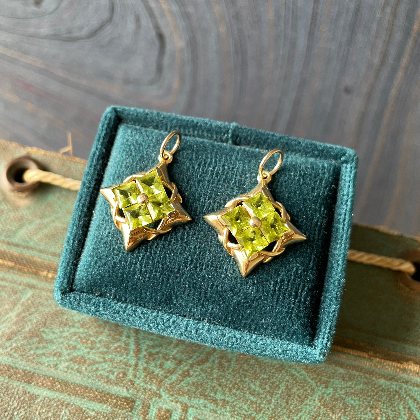 Peridot Star Charms - 13k