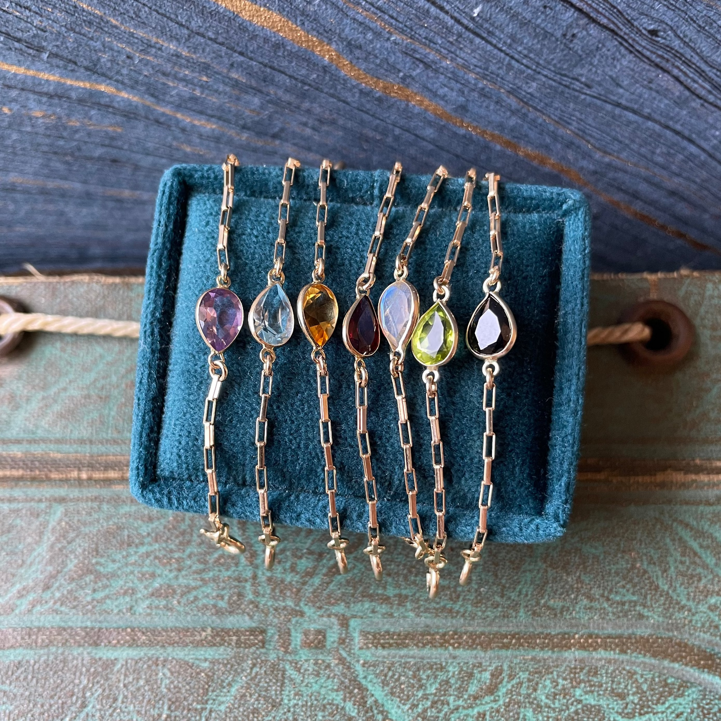 Pear Gem Stringy - 14k