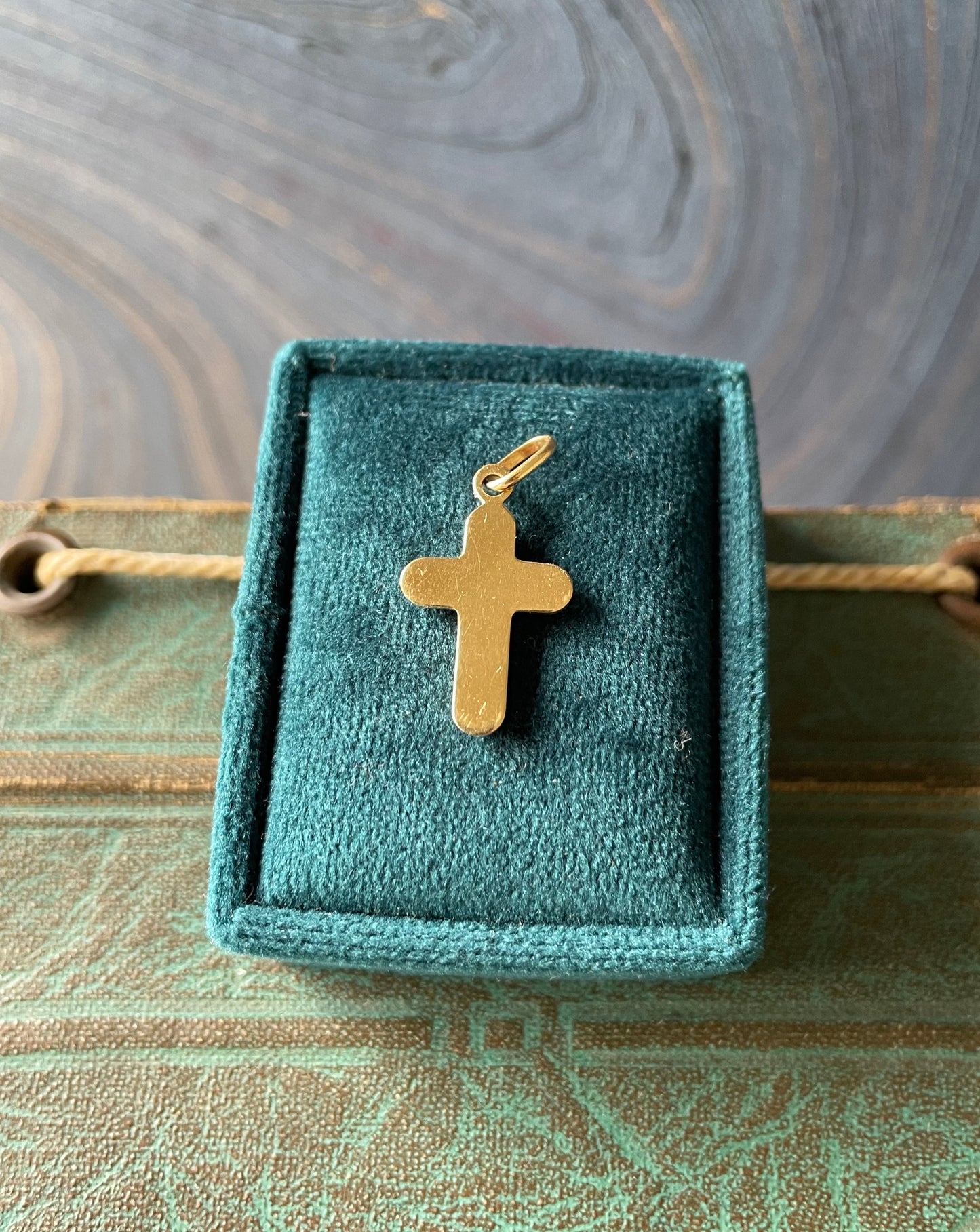 Puffy Cross - 14k