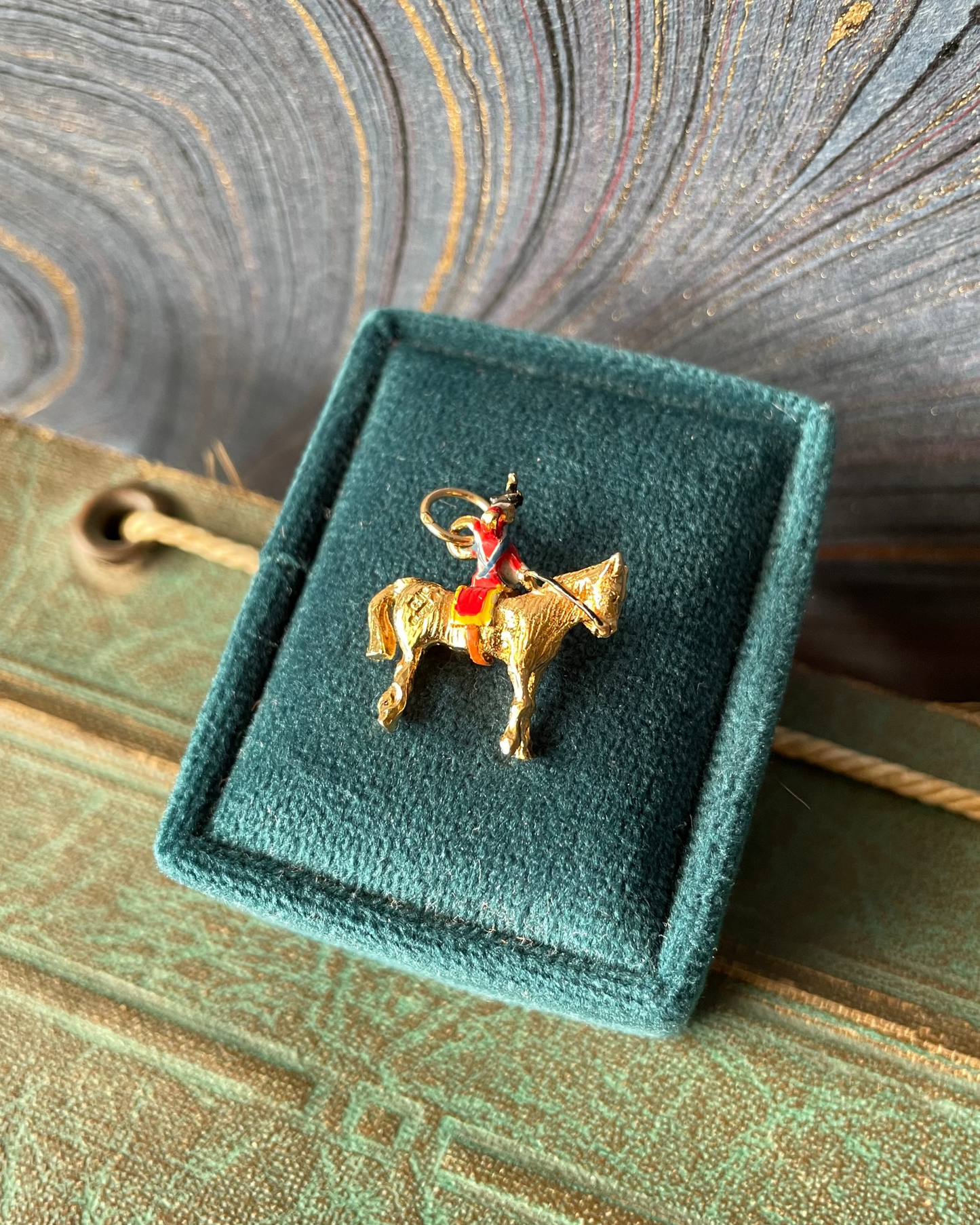 QE2 Trooping the Colors Charm - 9k