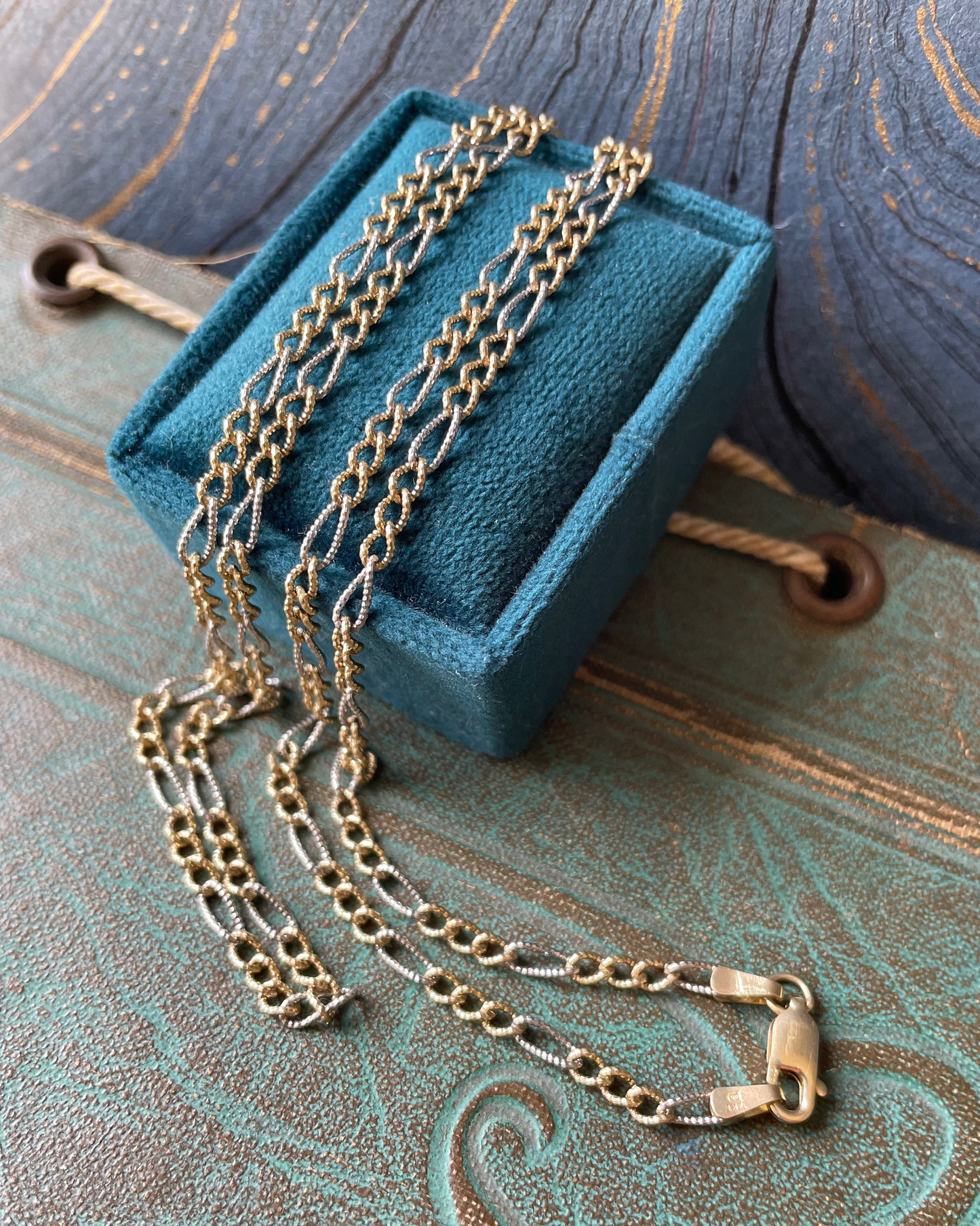 Sparkle 2 Tone Figaro Chain - 14k