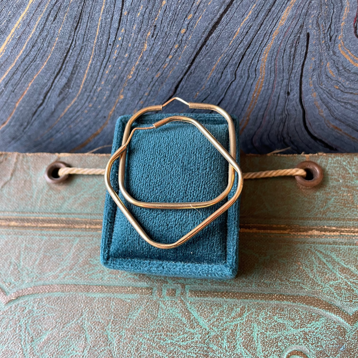 Square Hoop Earrings - 8k