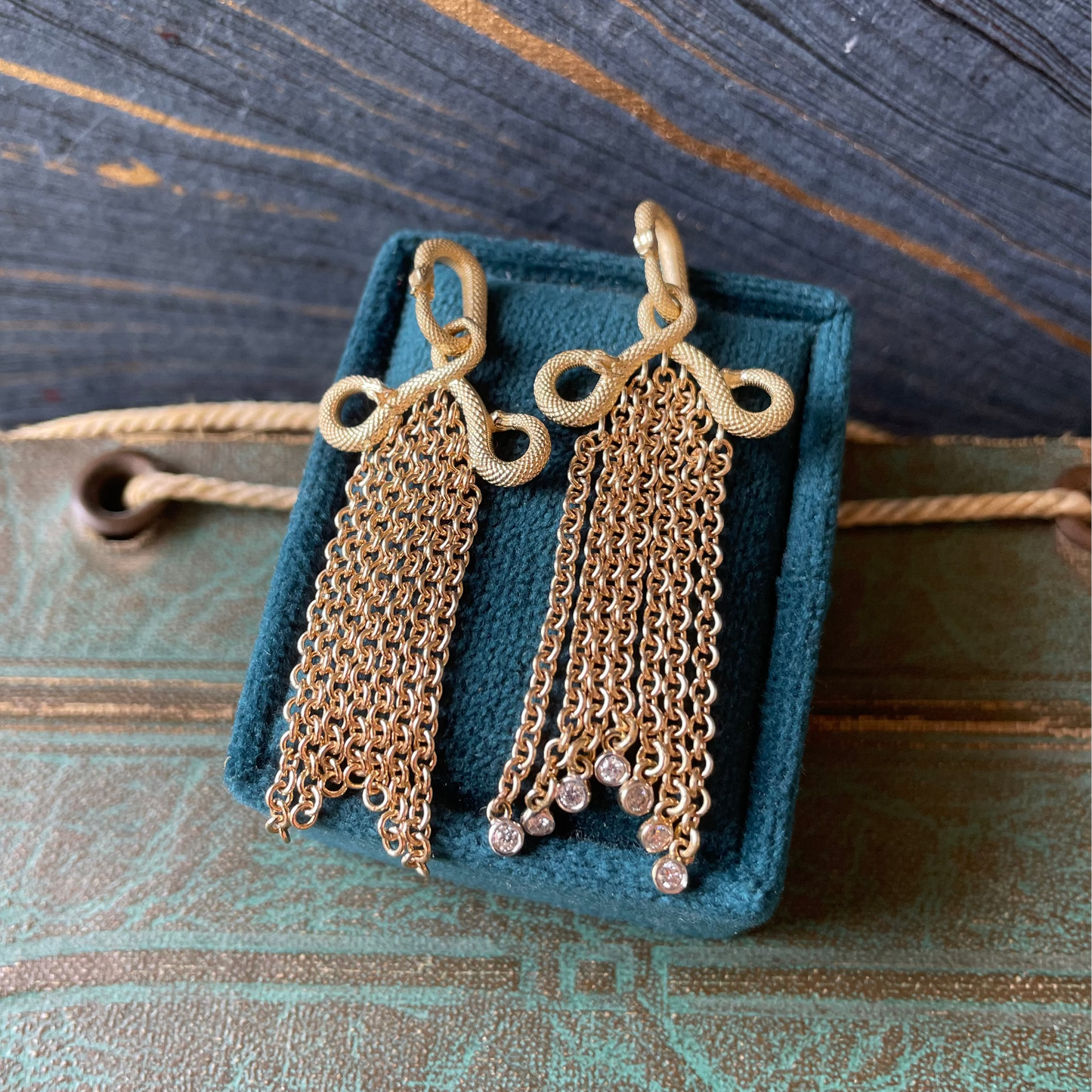 Sssnake Tasssel - 14k