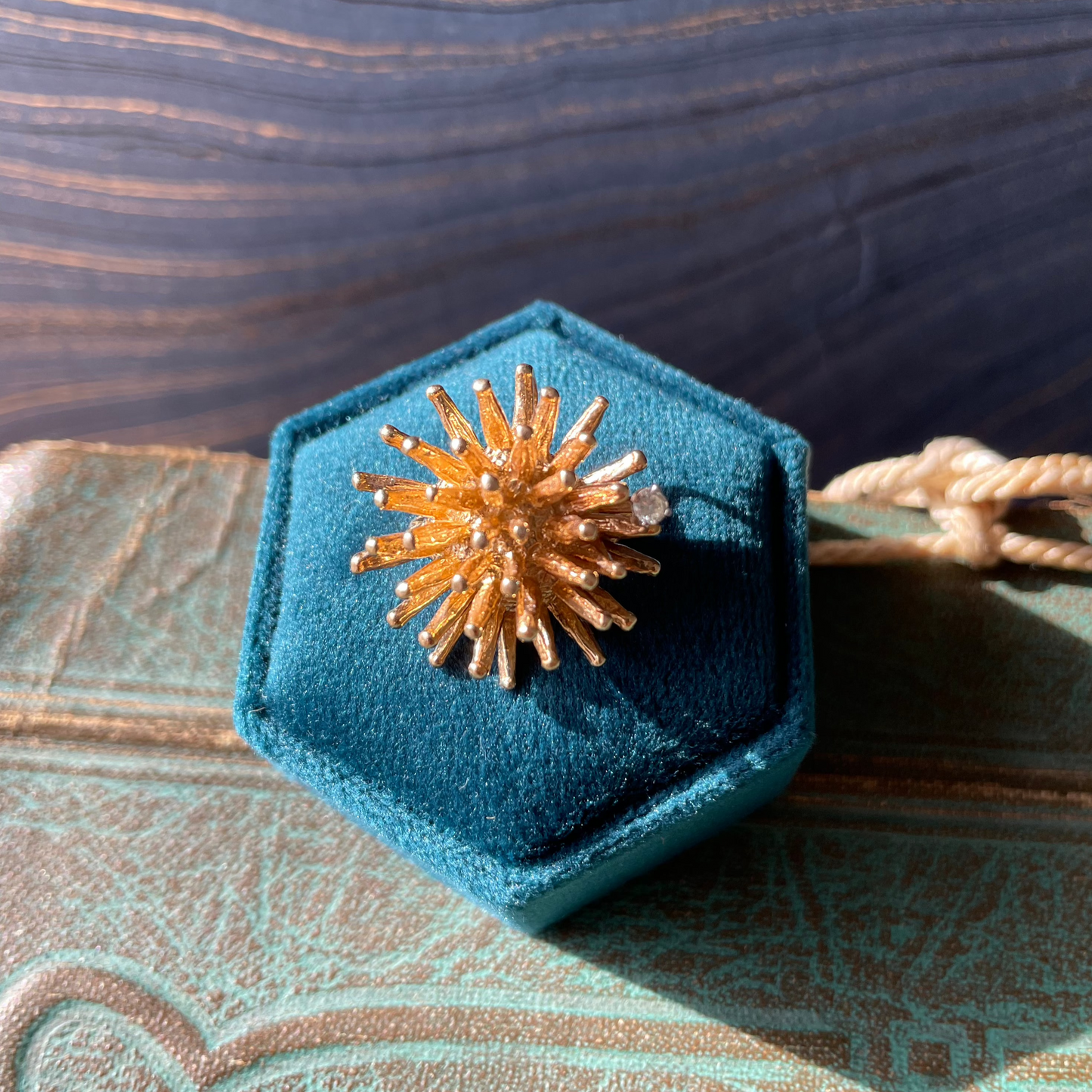 Sea Urchin Pin Charm - 13k