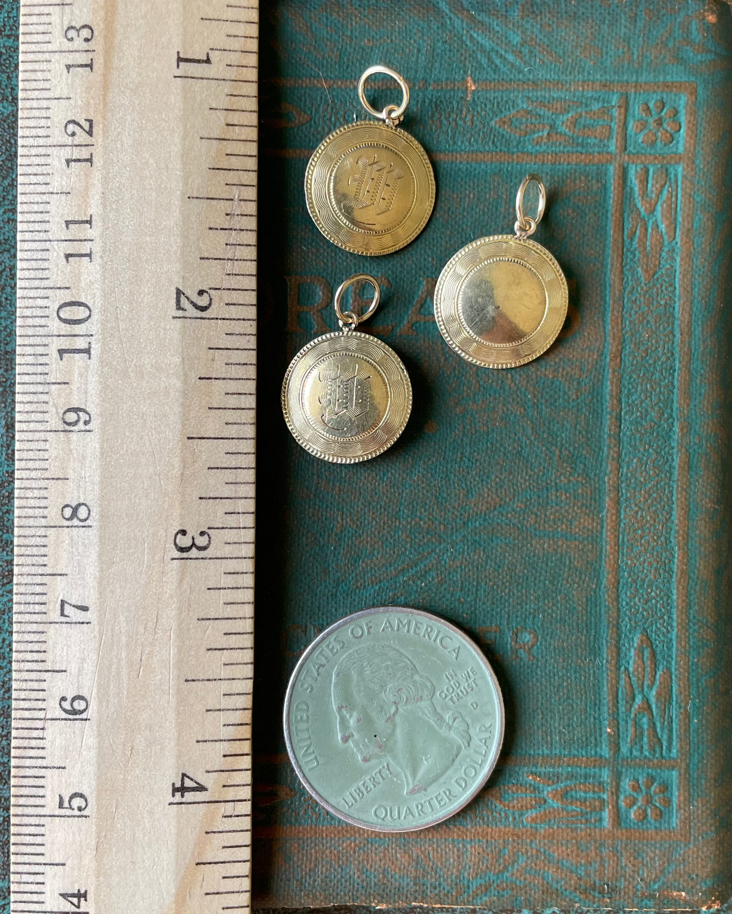 “W”ave Cufflink Charm - 10k