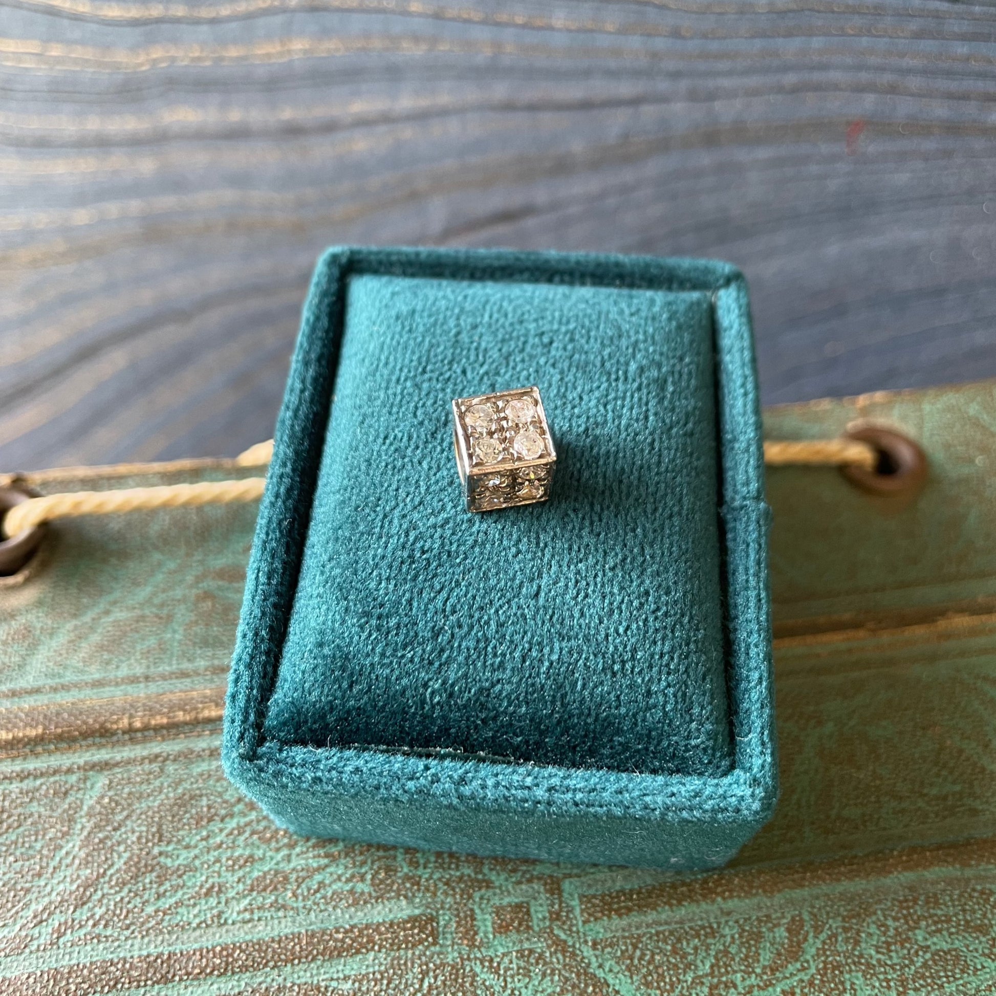 18k white gold stoned cube slider charm