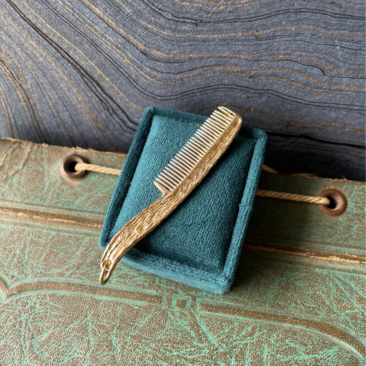 Comb Your Hair Charm - 13k